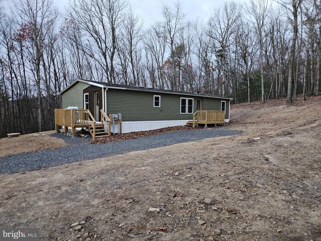 128 WILDCAT RD, Millerstown, PA 17062