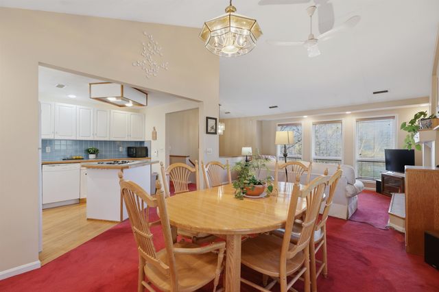 21 Brook Drive, Hudson, NH 03051