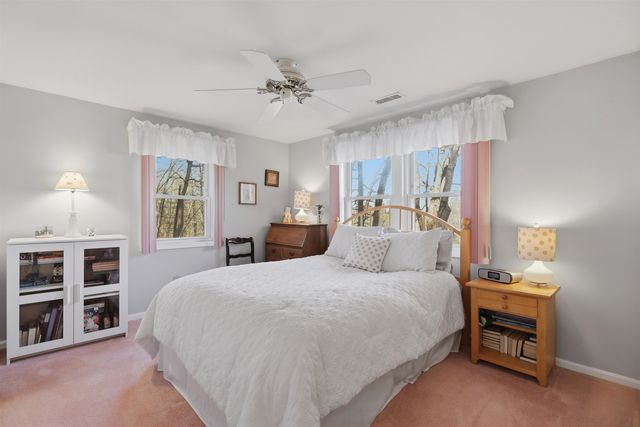 21 Brook Drive, Hudson, NH 03051