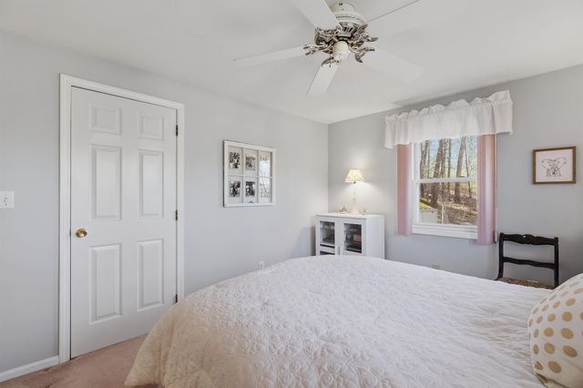 21 Brook Drive, Hudson, NH 03051