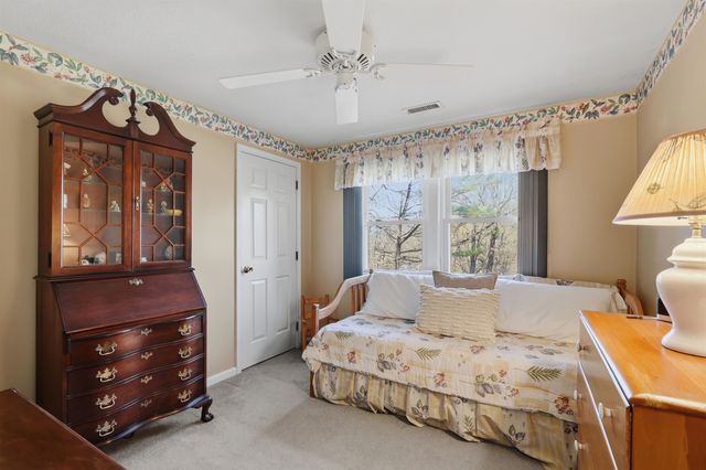 21 Brook Drive, Hudson, NH 03051