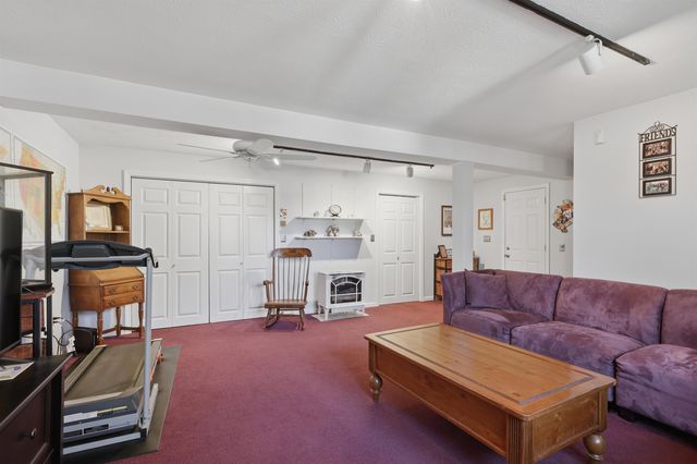 21 Brook Drive, Hudson, NH 03051