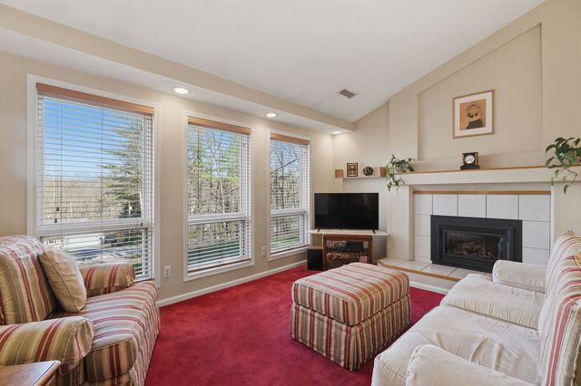 21 Brook Drive, Hudson, NH 03051