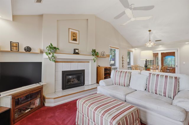 21 Brook Drive, Hudson, NH 03051