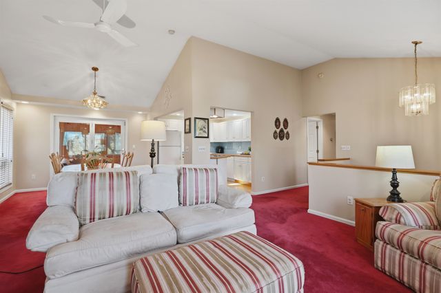 21 Brook Drive, Hudson, NH 03051