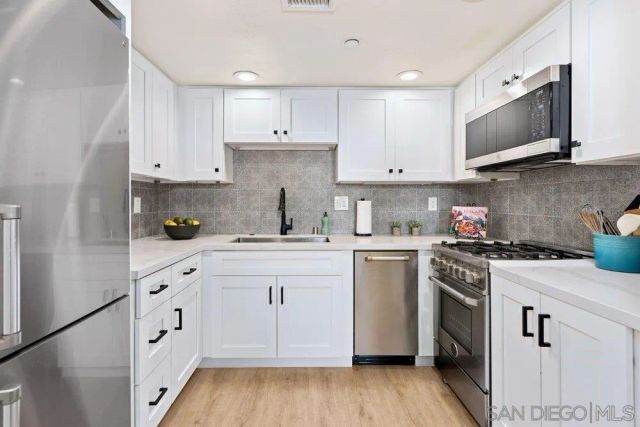 7509 Draper 210, La Jolla, CA 92037