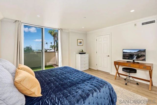 7509 Draper 210, La Jolla, CA 92037