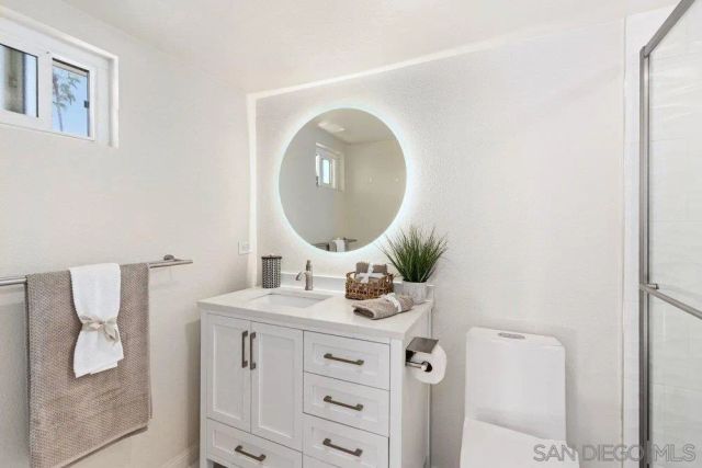 7509 Draper 210, La Jolla, CA 92037