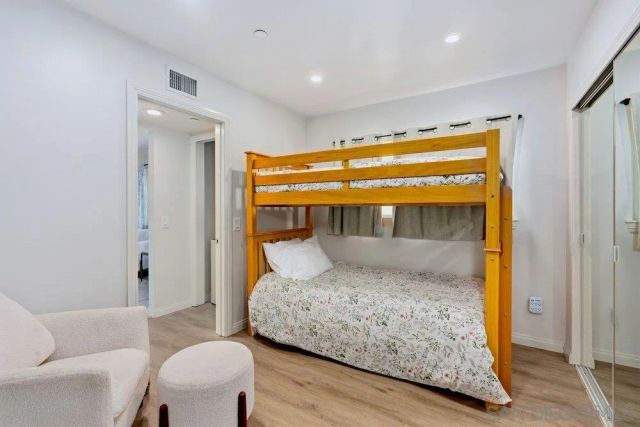 7509 Draper 210, La Jolla, CA 92037