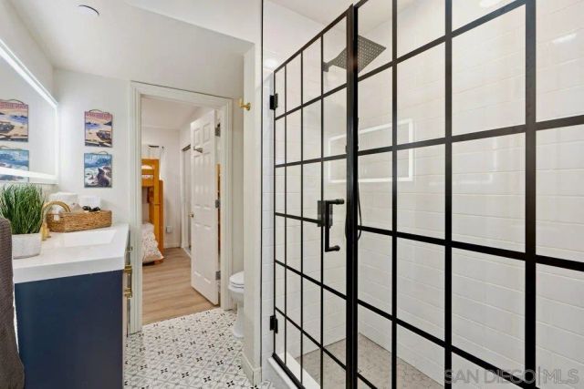 7509 Draper 210, La Jolla, CA 92037