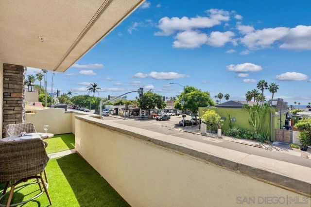 7509 Draper 210, La Jolla, CA 92037
