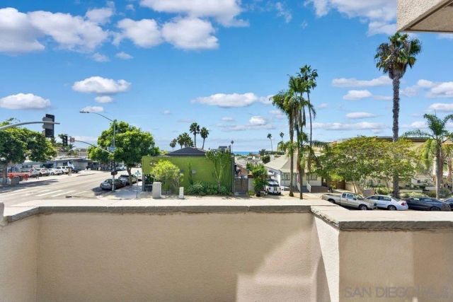 7509 Draper 210, La Jolla, CA 92037