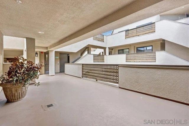 7509 Draper 210, La Jolla, CA 92037