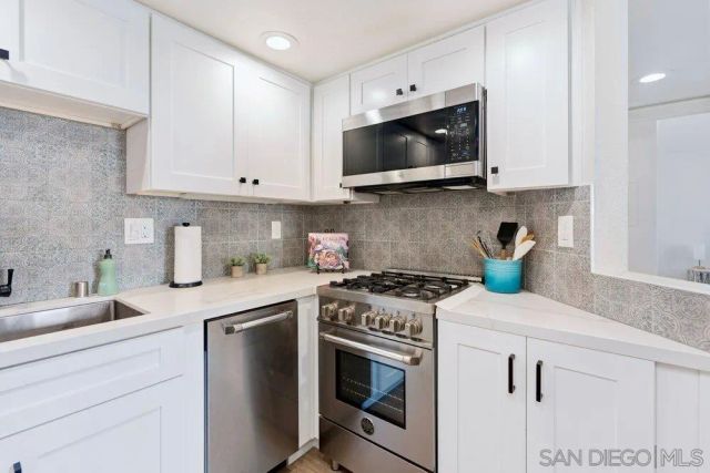 7509 Draper 210, La Jolla, CA 92037