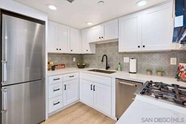 7509 Draper 210, La Jolla, CA 92037
