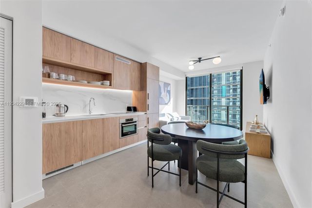 601 NE 1st ave 2403, Miami, FL 33132