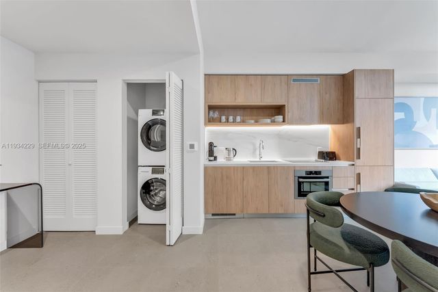 601 NE 1st ave 2403, Miami, FL 33132