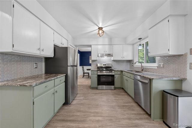 451 Lansdowne Drive, Westland, MI 48185