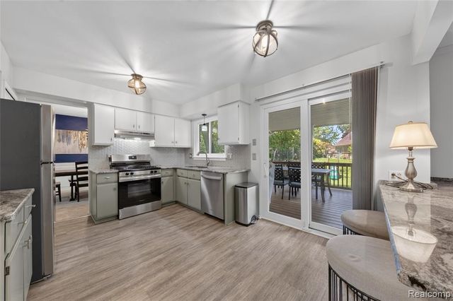 451 Lansdowne Drive, Westland, MI 48185