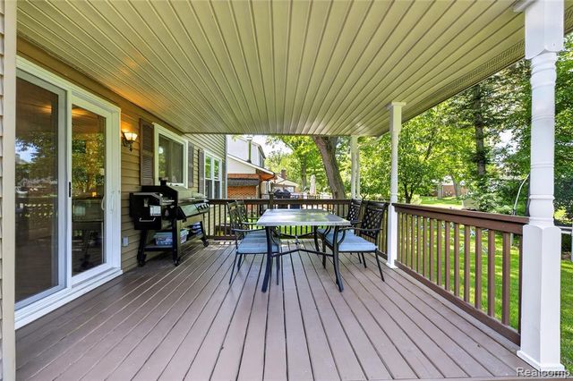 451 Lansdowne Drive, Westland, MI 48185