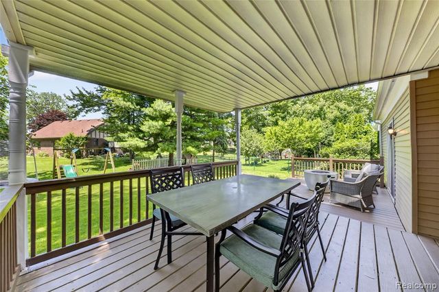 451 Lansdowne Drive, Westland, MI 48185