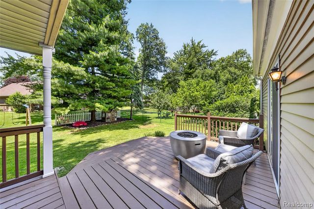 451 Lansdowne Drive, Westland, MI 48185