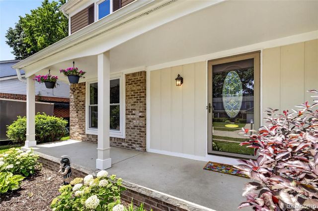 451 Lansdowne Drive, Westland, MI 48185