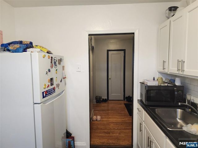 490 Beverly Road B6, Teaneck, NJ 07666