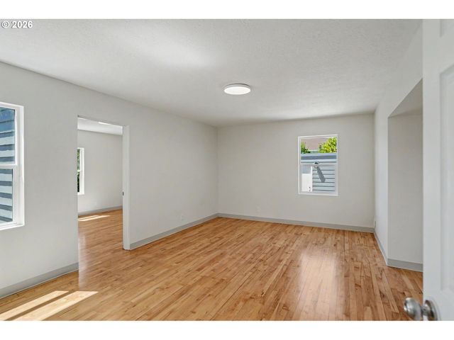 1090 DONNA Ave, Salem, OR 97301