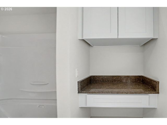 1090 DONNA Ave, Salem, OR 97301