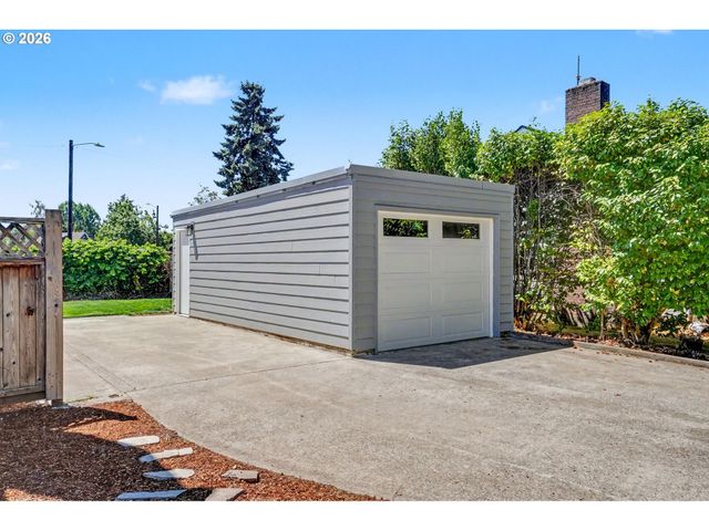1090 DONNA Ave, Salem, OR 97301
