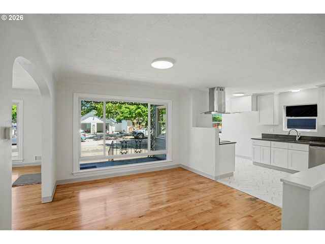 1090 DONNA Ave, Salem, OR 97301