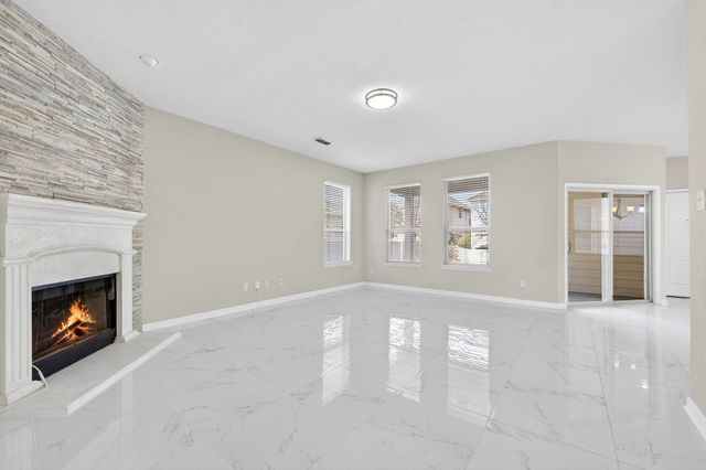 1049 Marietta Lane, Aubrey, TX 76227