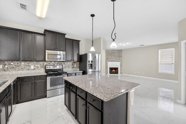 1049 Marietta Lane, Aubrey, TX 76227