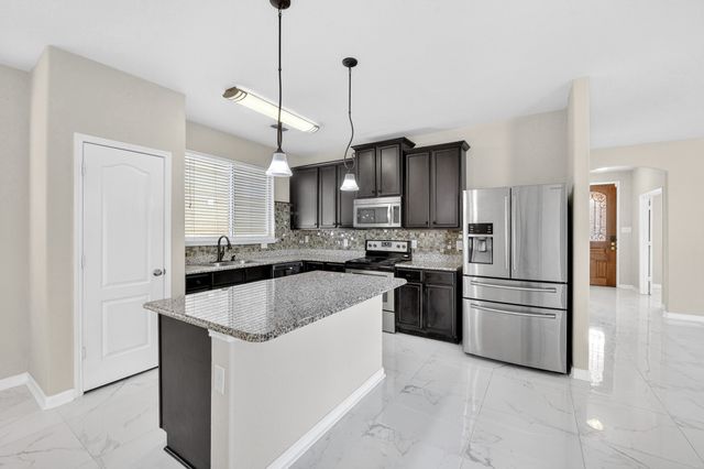 1049 Marietta Lane, Aubrey, TX 76227