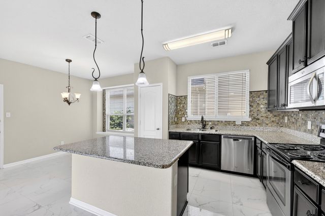 1049 Marietta Lane, Aubrey, TX 76227