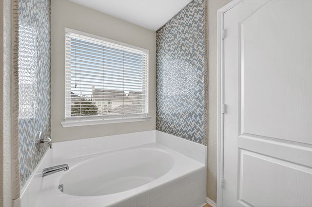 1049 Marietta Lane, Aubrey, TX 76227