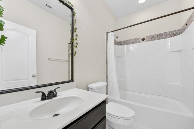 1049 Marietta Lane, Aubrey, TX 76227