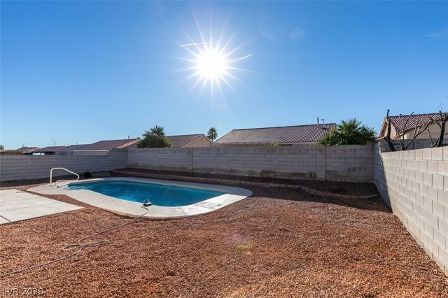 3013 Robincrest Court, North Las Vegas, NV 89031