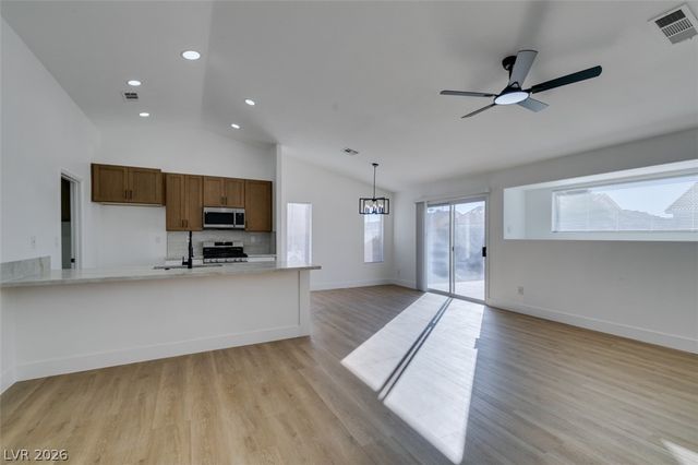 3013 Robincrest Court, North Las Vegas, NV 89031