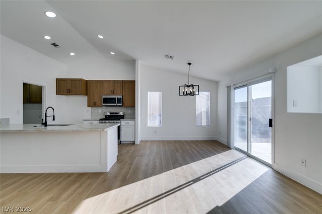 3013 Robincrest Court, North Las Vegas, NV 89031