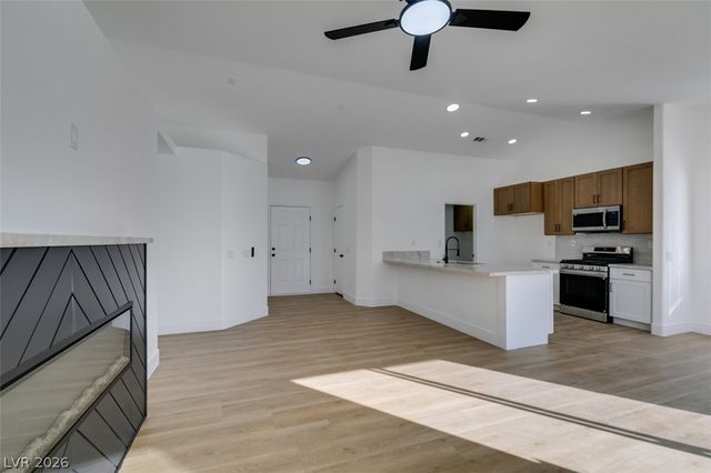 3013 Robincrest Court, North Las Vegas, NV 89031