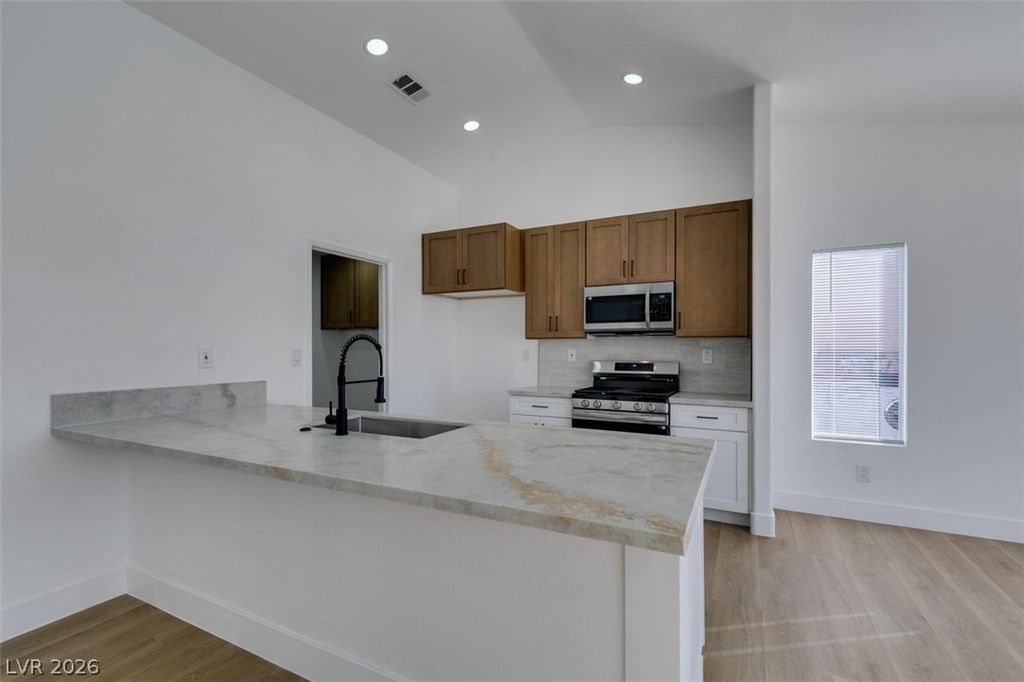 3013 Robincrest Court, North Las Vegas, NV 89031