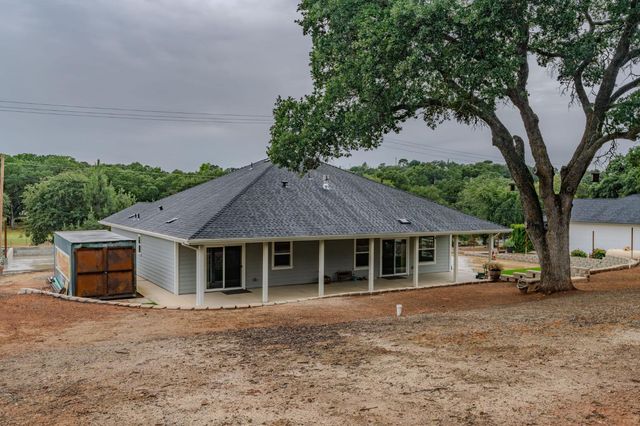 5851 Baldwin St, Valley Springs, CA 95252