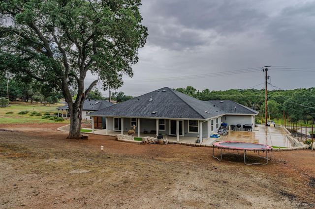 5851 Baldwin St, Valley Springs, CA 95252