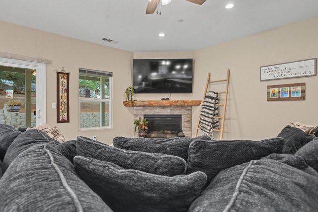 5851 Baldwin St, Valley Springs, CA 95252
