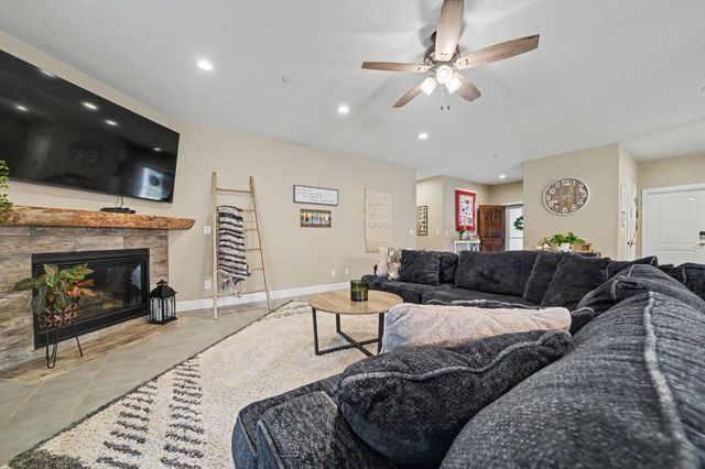 5851 Baldwin St, Valley Springs, CA 95252