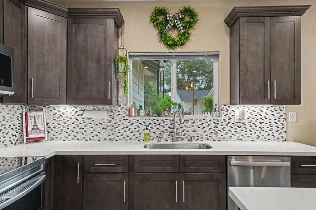 5851 Baldwin St, Valley Springs, CA 95252