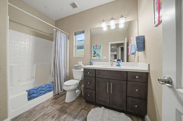 5851 Baldwin St, Valley Springs, CA 95252
