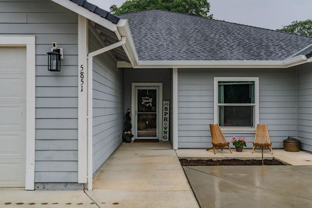 5851 Baldwin St, Valley Springs, CA 95252